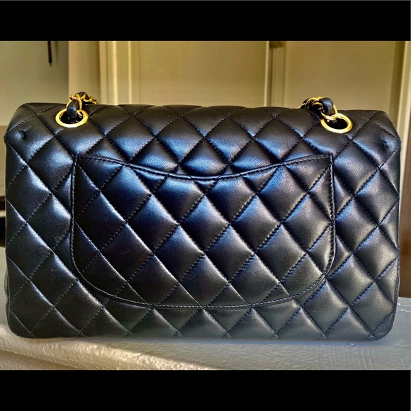 Chanel Medium Classic Flap Black Lambskin - Picture 2 of 15